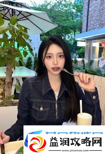 中午妈妈在厨房做饭：温馨时光与美味佳肴交织的家常生活！