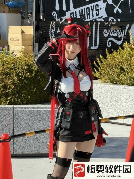 **明星伊织萌cos妮姬