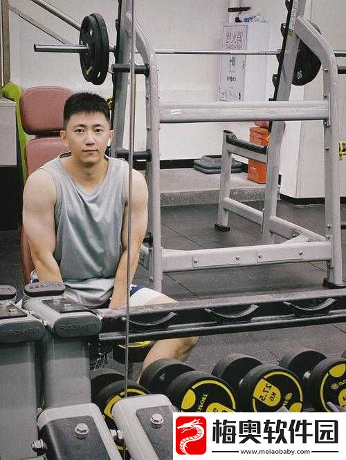 体育生爽擼又大又粗的雞巴