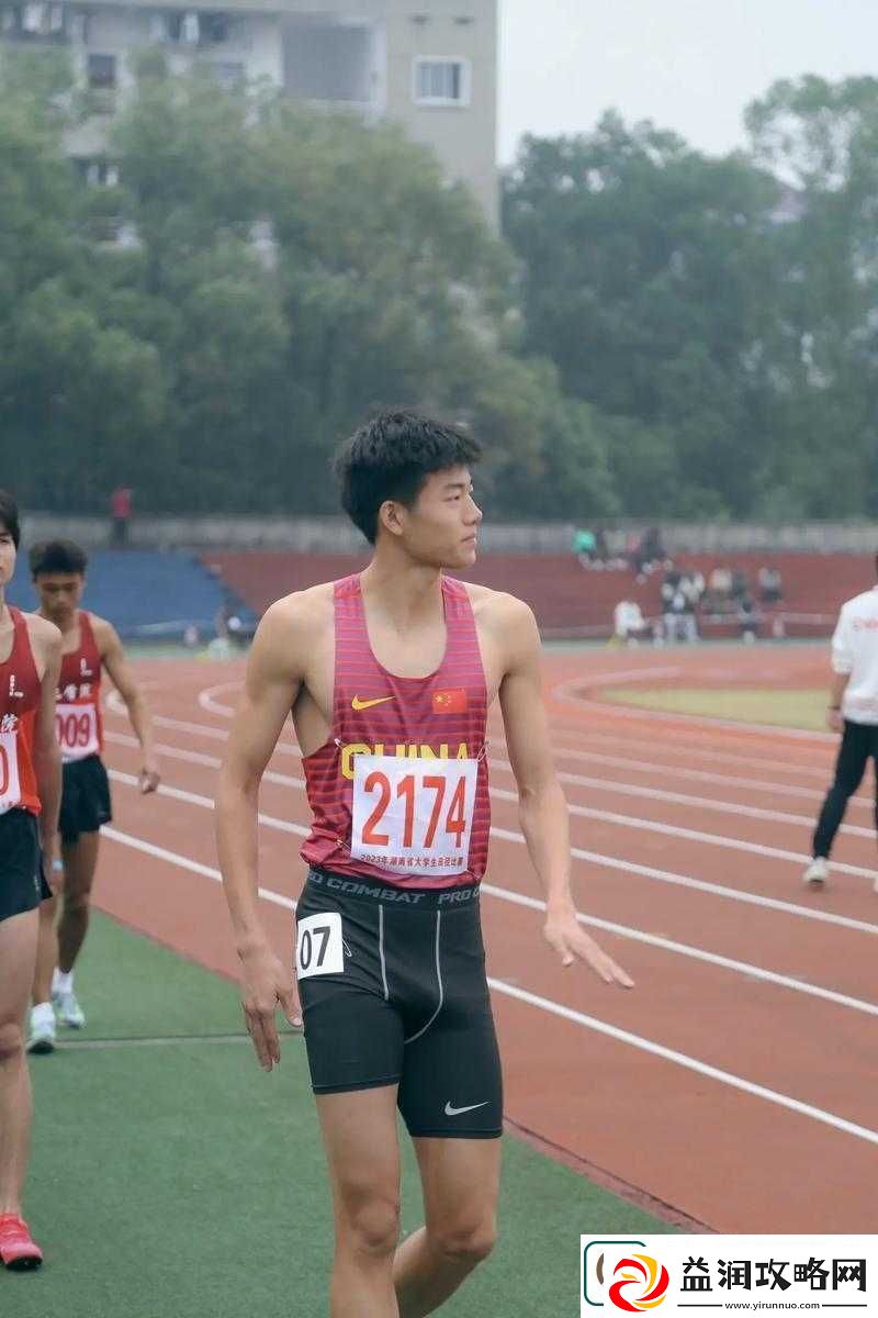 黑皮体育生体育学校体能训练