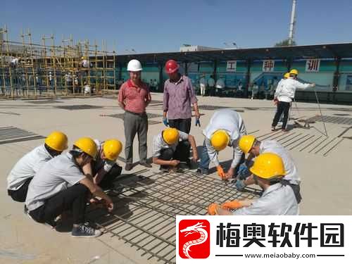 小孩把钢筋喂给班主任