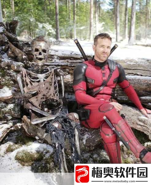死侍VS金刚狼幕后揭秘十字架上的悲壮狼叔手游激战新篇章！