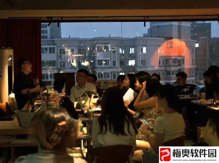 学术酒吧走红的原因